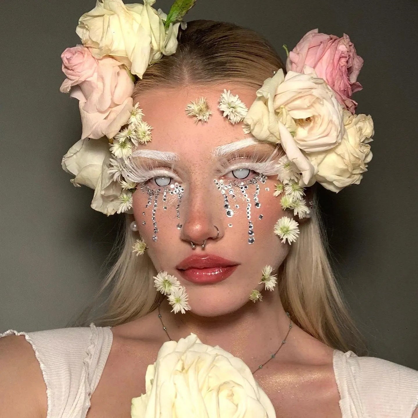 Rebel Glance White | 1 Year