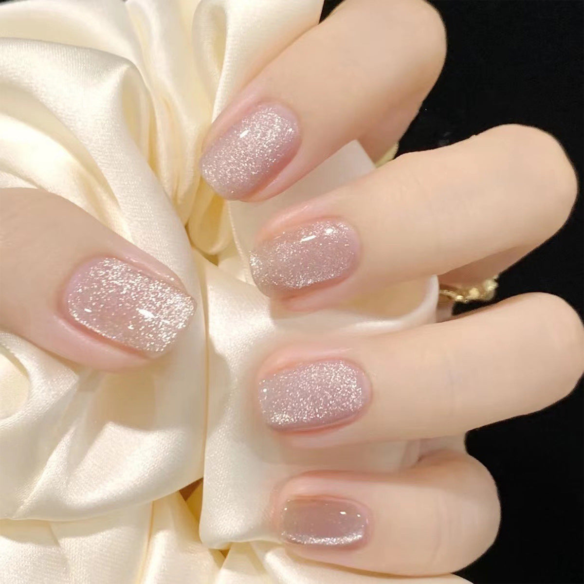 EYESFAV Shimmering Rose Nails