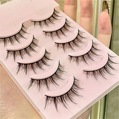Realistic 5 Piece Eyelashes