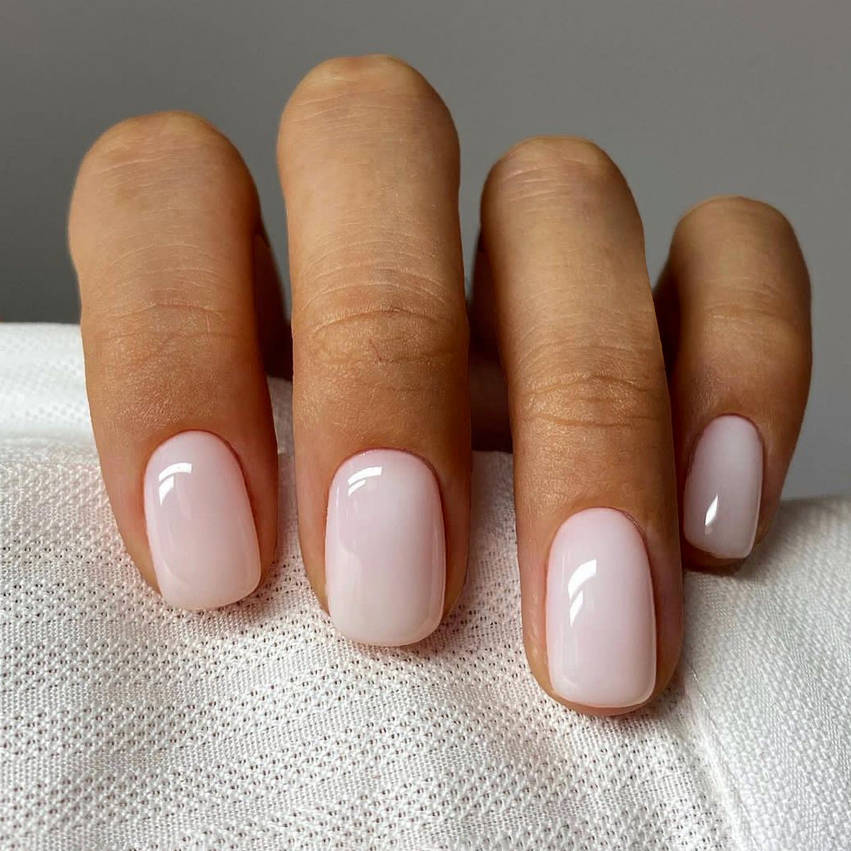 EYESFAV Ivory Blush Nails (short style)
